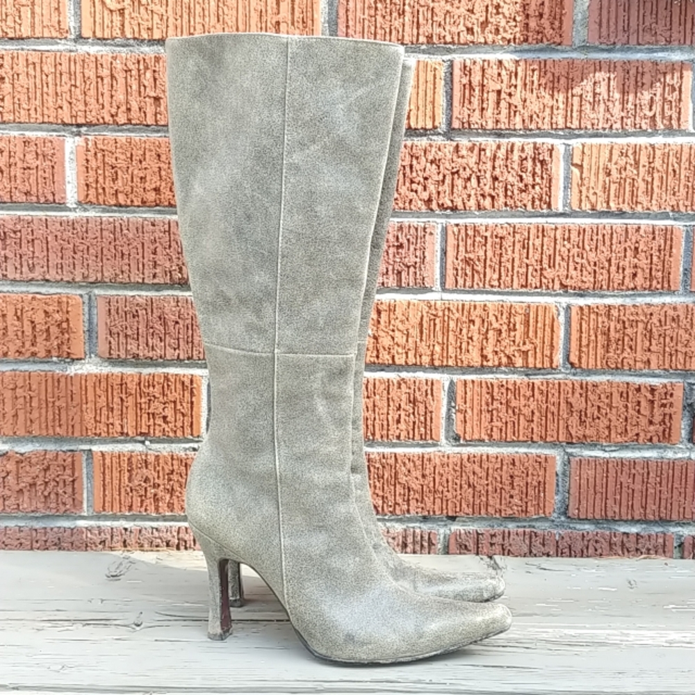 Distressed grey vintage leather boots 6.5
